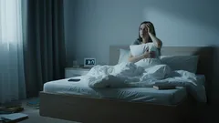 Gece Yarısı Uyanıp Tekrar Uyuyamıyorsanız Ne Yapmalısınız?